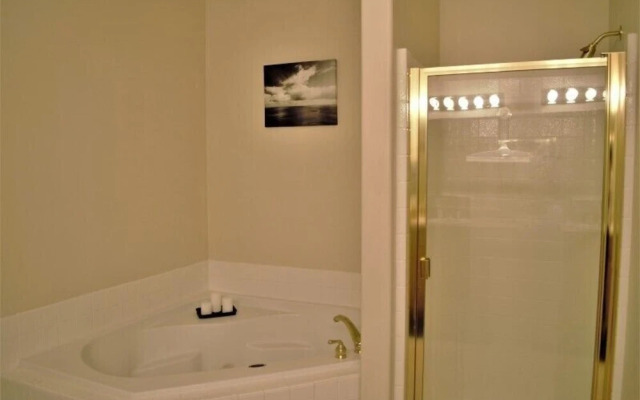 Bobitsky and Gomez - 2 Br Condo