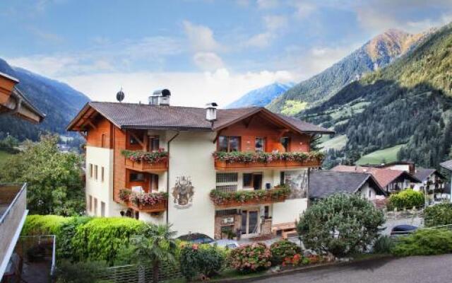 Hotel Wildschütz Горнолыжный курорт Ортлер вид на фасад