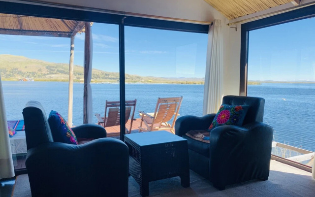 Uros Titicaca Lodge