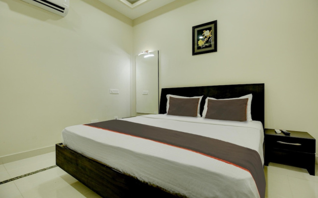 Collection O Ovel Hotel Grand