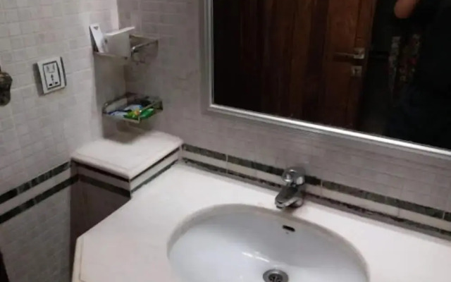 Hotel Galaxy Karachi