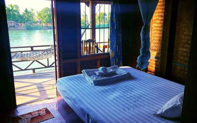 Pa Kha Guest House (Adults only)