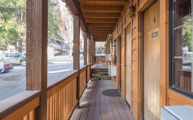 Sleepy Hollow Cabins And Hotel Of Crestline Lake Gregory In