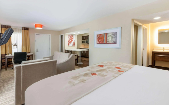 Hawthorn Suites by Wyndham Southfield