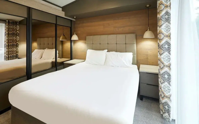 Host Stay Falconers Lodge