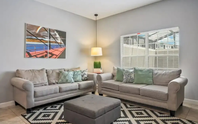 Cozy Home Near Disney Parks - Prime Location