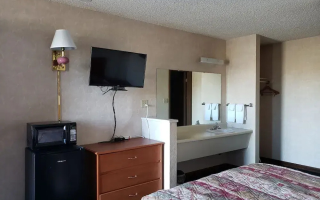 Oasis Inn & Suites
