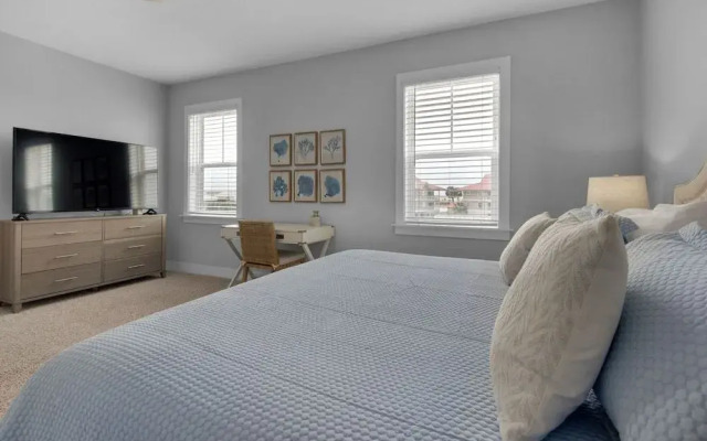 Southern Charm 4 Bedroom Home by Redawning