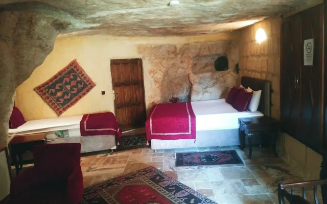 Naturels Cave House