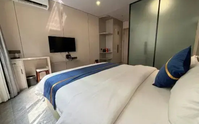 Pengcheng Apartment (Guangzhou Railway Station Xicun Subway Station)
