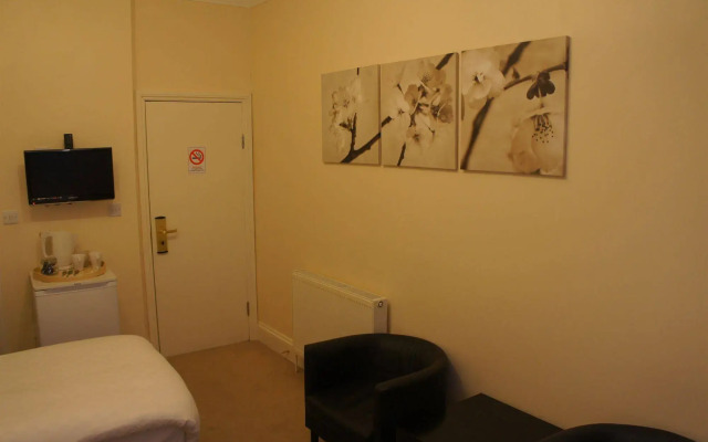 Pearl Hotel London