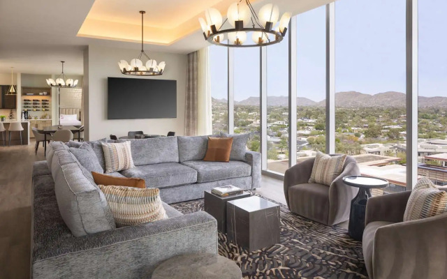 Caesars Republic Scottsdale, a Hilton Hotel