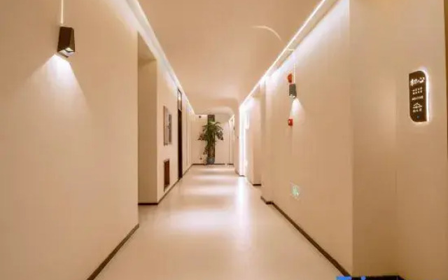 Xiaolu Chenke Island Neighbor Sea View Hotel (Erhai Branch)