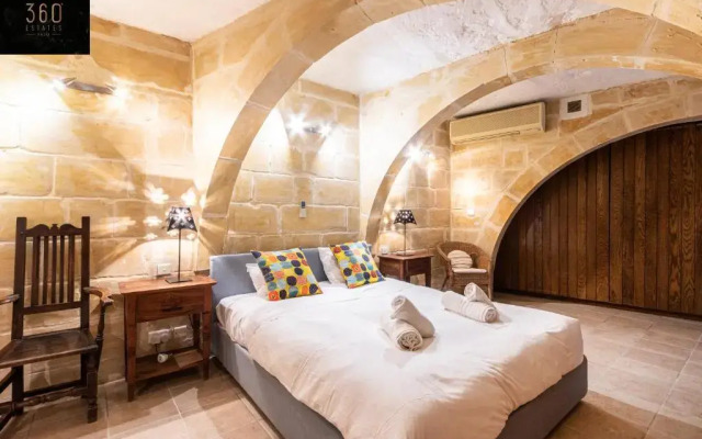 Beautiful, Designer villa with Private pool & BBQ by 360 Estates