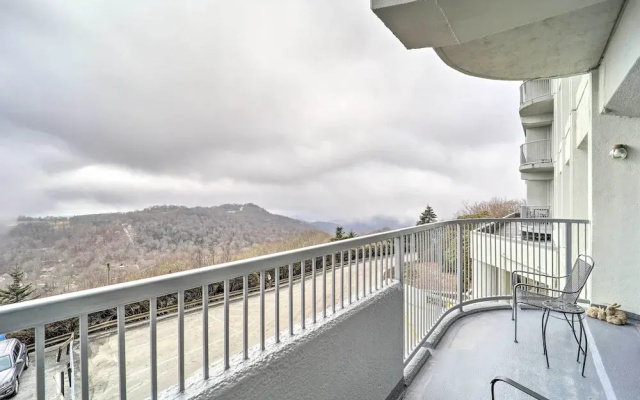 3 Mi to Skiing: Mtn-view Condo in Sugar Top Resort