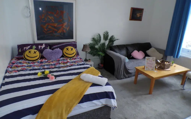 Apartmentsleeps4-west Kensington-petsok-parking