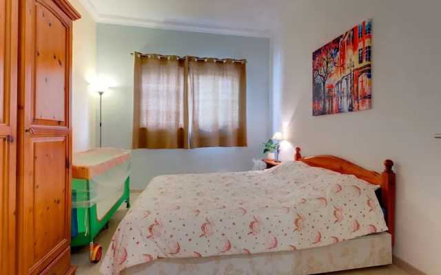 Central Apartment in St Julian's, Perfect for Families