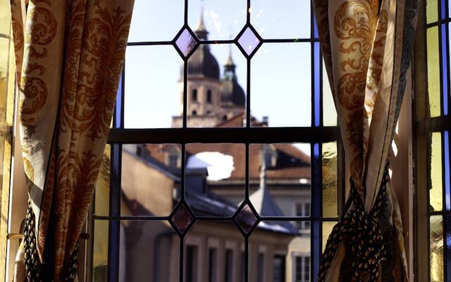 Hotel Schwarzer Adler вид на фасад
