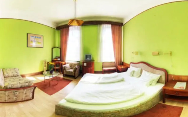 Hotel Omnibusz