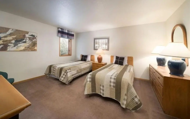 Frostfire D24 3 Bedroom Condo by RedAwning
