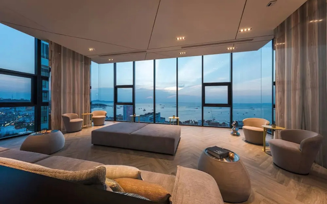 Best Pool With 360 View of Pattaya & Best Location