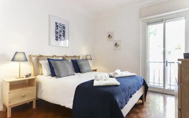 Principe Real Balcony by Homing