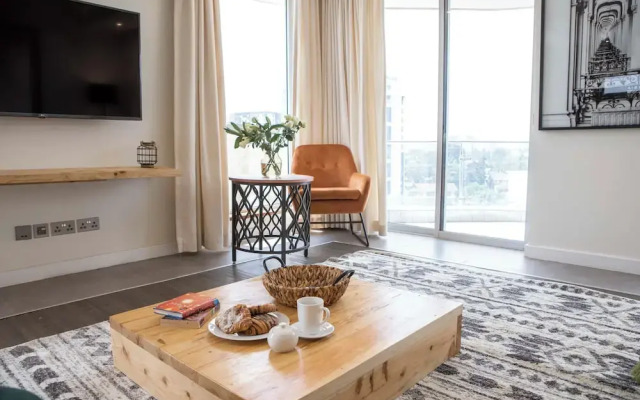 Capital Emerald Line 1 bed  by YourHost