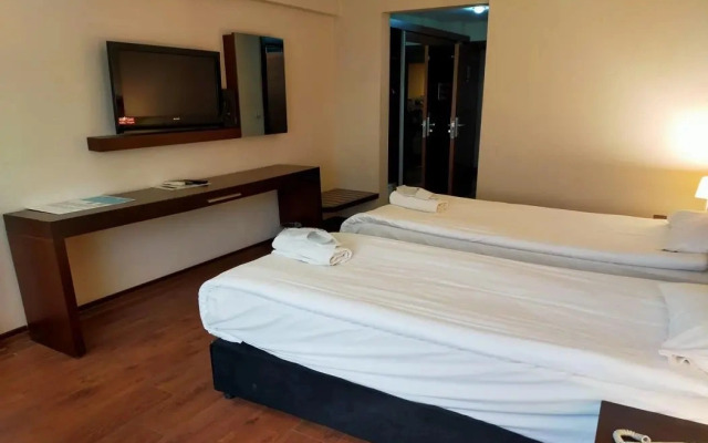 Отель Tiara Termal Hotel & SPA
