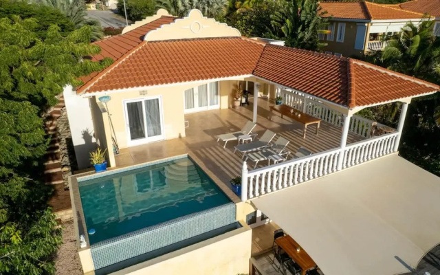 Spacious Bright Villa - Spectacular Ocean Views Private Pool
