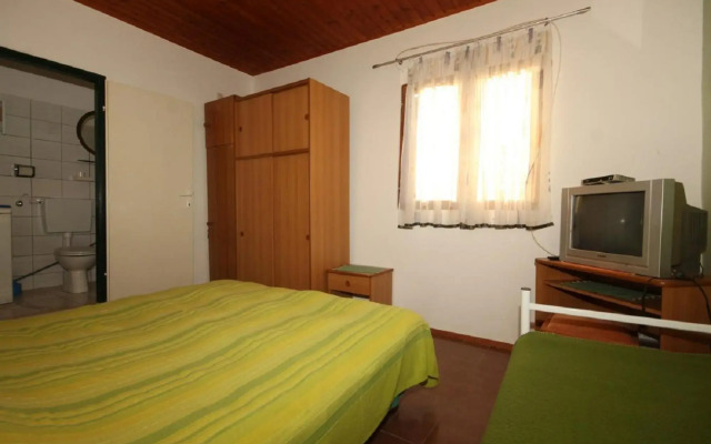Kira - 20 M from the beach - A1(4+1)