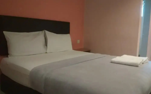 OYO 89773 New Eastern Hotel