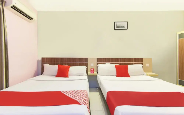 OYO 182 Simms Grand INN