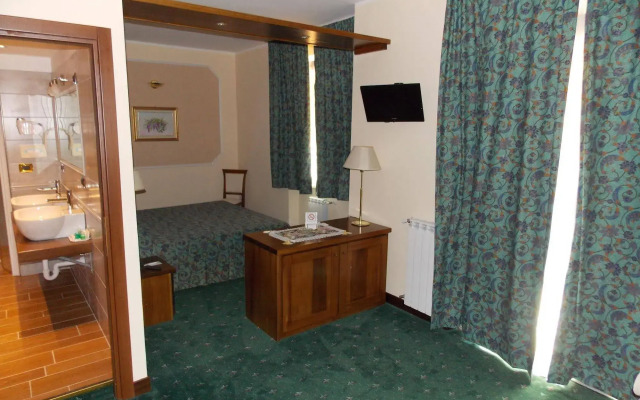 Hotel Elena