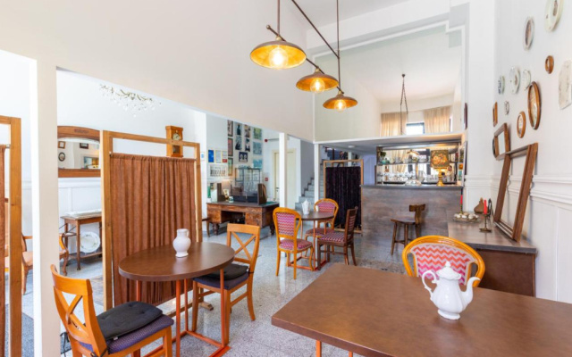 "Hotel N 16"