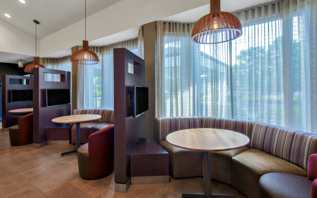 Courtyard by Marriott Pittsburgh Airport
