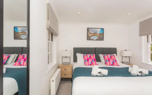 Crescent Mews