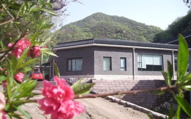 Отель Beijing Badaling Qinglongquan Leisure Resort вид на фасад