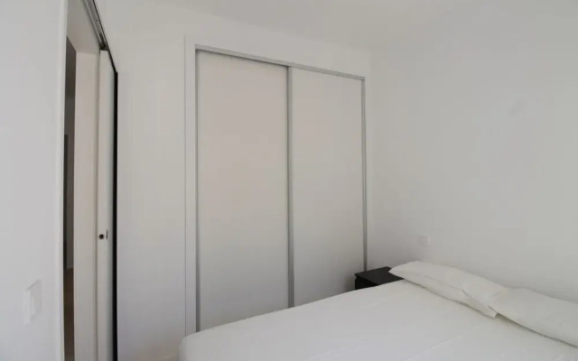 Apartamento de 2 Habitaciones en Puerta del Angel AZ2D