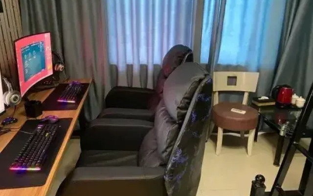 Wuwei E-sports Sunshine Holiday Hotel