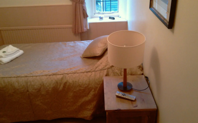 Village House Hotel - Inn