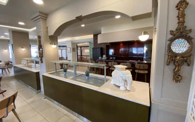 Hotel Platon Beach
