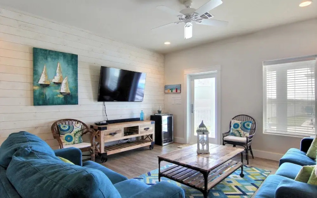 Beach-A-Holic 8121 by RedAwning