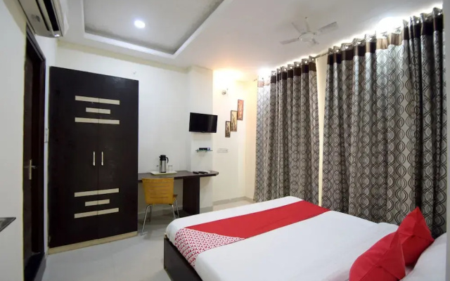 OYO Flagship 80565 Hotel Royal Inn