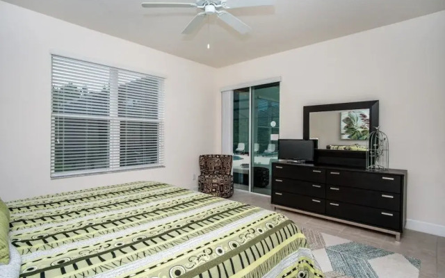 Stunning Modern Solterra 5 Bedroom/4 Bathroom Home