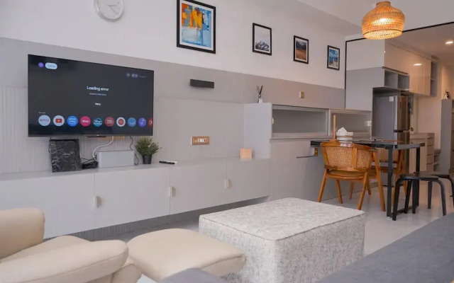 Spacious & Elegant 3BR Apartment at Sky House BSD