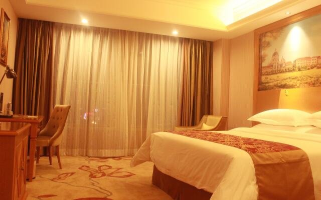 Vienna Hotel Lecong Furniture City Store комната для гостей