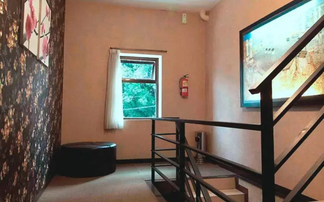 Mine Home Hotel Cihampelas
