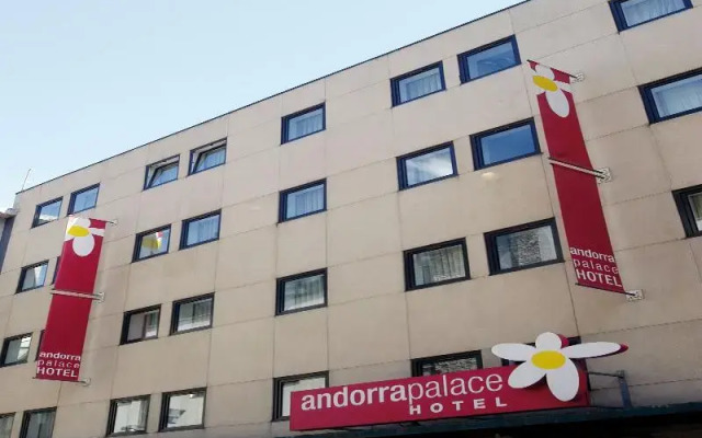 Отель Andorra Palace Андорра, Андорра-ла-Велья - 1 отзыв об отеле, цены и фото номеров - забронировать отель Andorra Palace онлайн вид на фасад