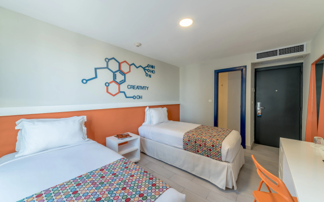 Отель Novus Plaza Hodelpa