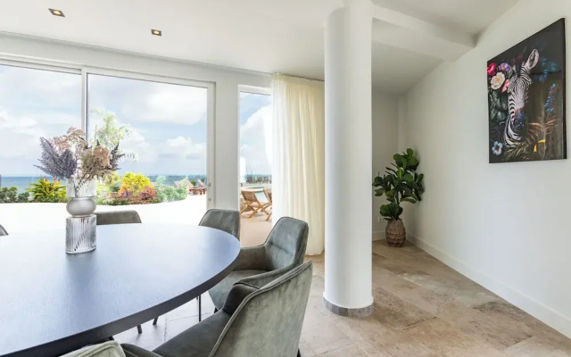 Mambo Beach Holiday Apartments